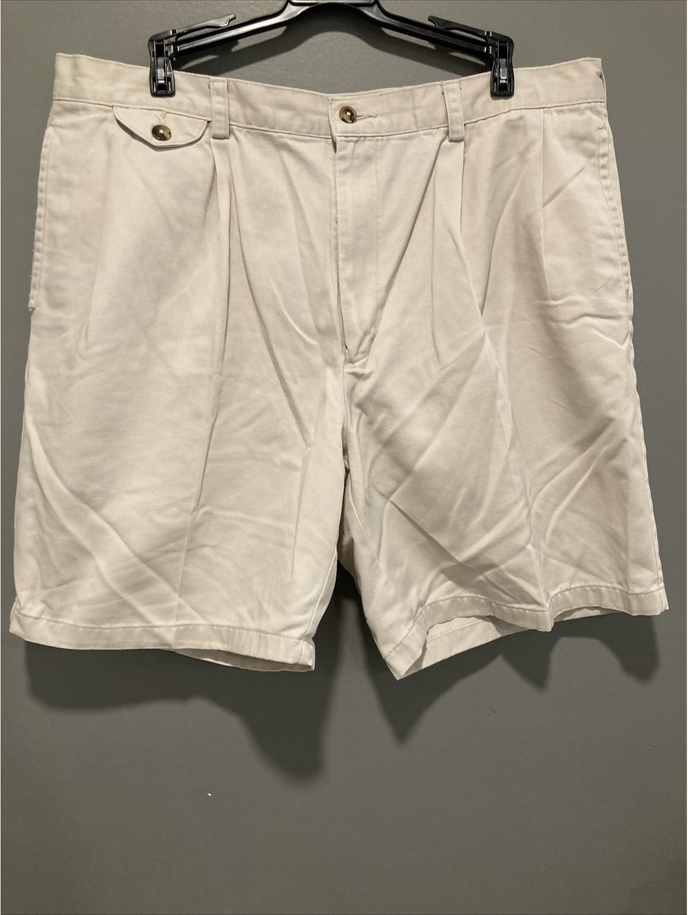 Alexander Julian Classics Mens Size 38 Light Beige Tan Khaki Pleated Shorts